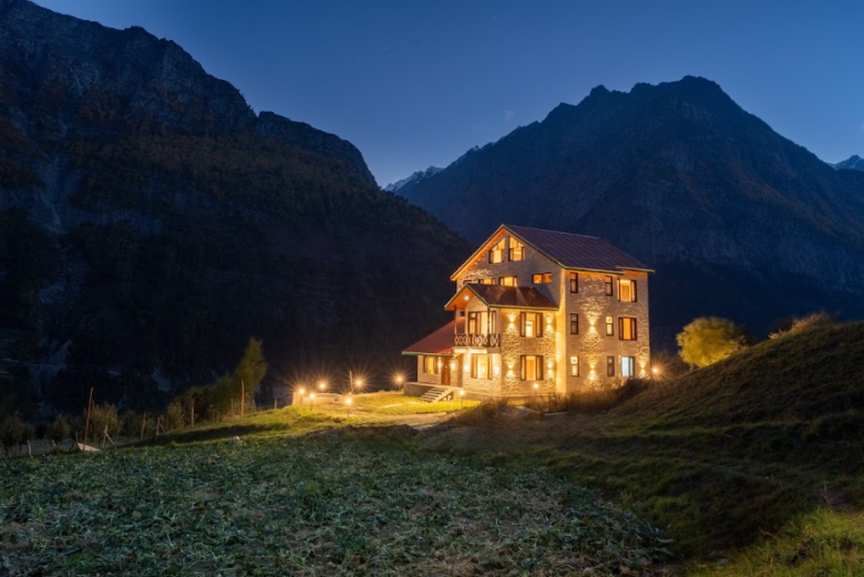 Luxury Stay in Sissu